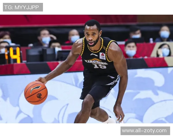 吾米提江巧妙运用马赛回旋发动反击却因踩脚犯规被裁判吹停引发争议